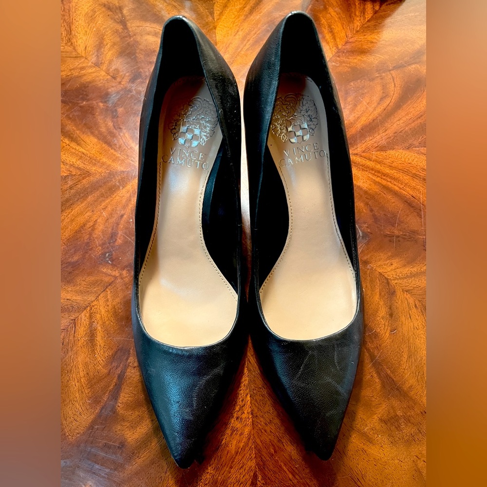 Vince Camuto Classic Leather Black Pumps Size 7.5